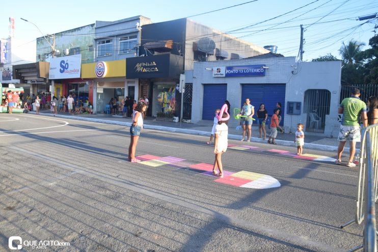 "Rua da Alegria" atrai centenas de famílias para diversão na Avenida Porto Seguro 110