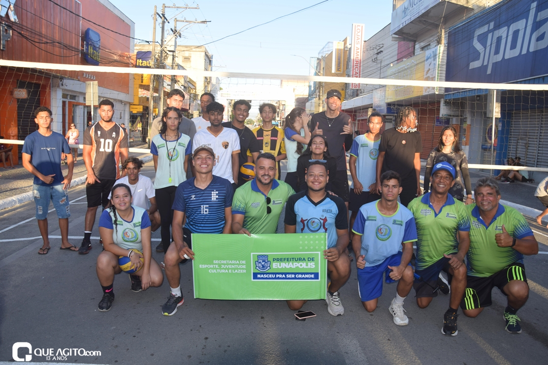 "Rua da Alegria" atrai centenas de famílias para diversão na Avenida Porto Seguro 54