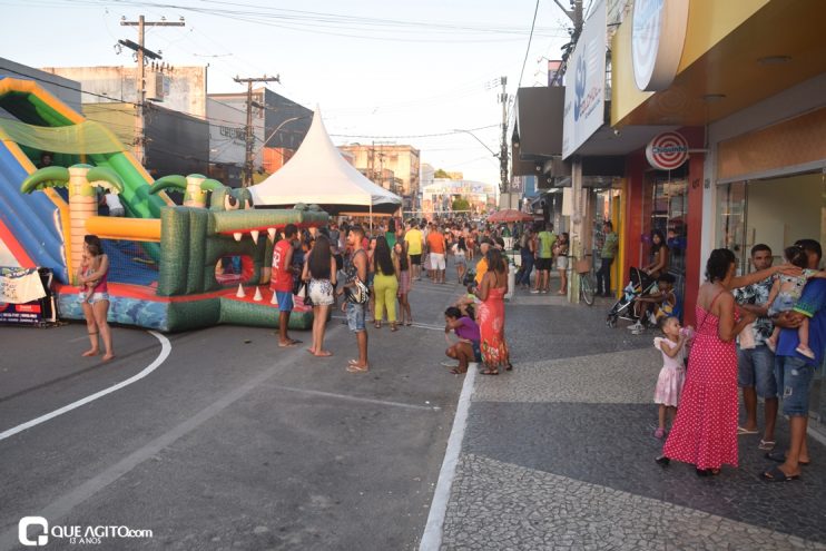 "Rua da Alegria" atrai centenas de famílias para diversão na Avenida Porto Seguro 129