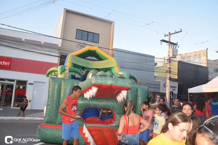 "Rua da Alegria" atrai centenas de famílias para diversão na Avenida Porto Seguro 131