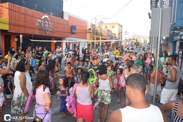 "Rua da Alegria" atrai centenas de famílias para diversão na Avenida Porto Seguro 132