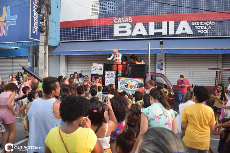 "Rua da Alegria" atrai centenas de famílias para diversão na Avenida Porto Seguro 135
