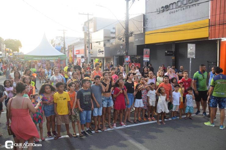 "Rua da Alegria" atrai centenas de famílias para diversão na Avenida Porto Seguro 139