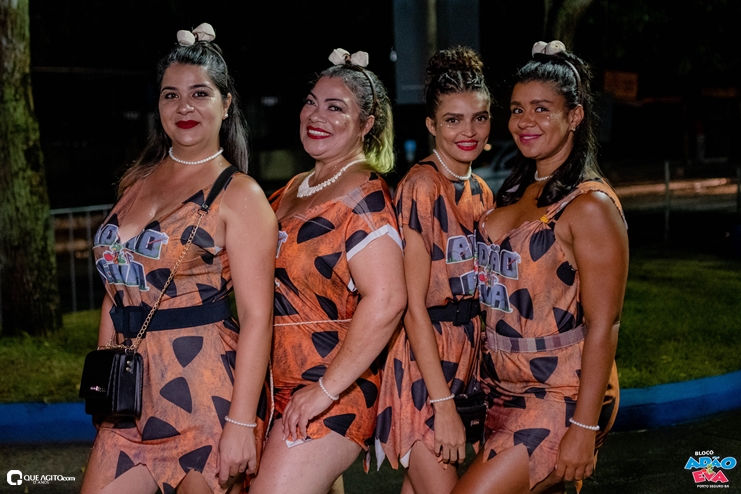 Os Flintstones invadem o Carnaval de Porto Seguro com o Bloco Adão e Eva 51