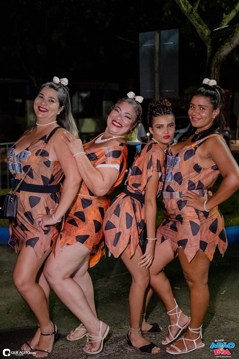 Os Flintstones invadem o Carnaval de Porto Seguro com o Bloco Adão e Eva 53