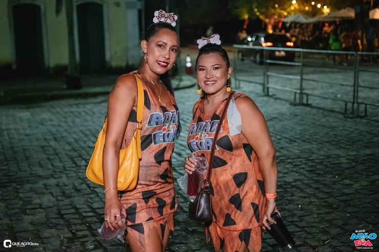 Os Flintstones invadem o Carnaval de Porto Seguro com o Bloco Adão e Eva 94