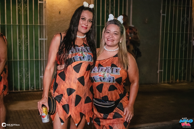 Os Flintstones invadem o Carnaval de Porto Seguro com o Bloco Adão e Eva 97
