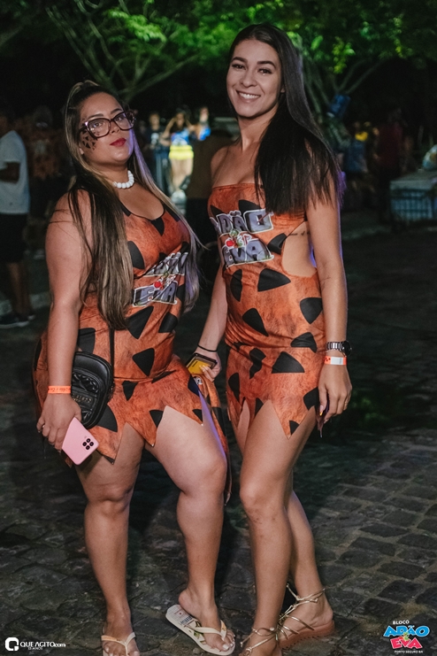 Os Flintstones invadem o Carnaval de Porto Seguro com o Bloco Adão e Eva 112