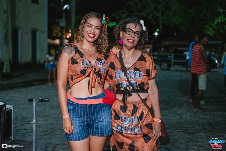 Os Flintstones invadem o Carnaval de Porto Seguro com o Bloco Adão e Eva 138