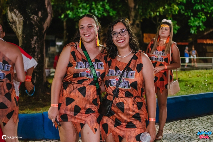 Os Flintstones invadem o Carnaval de Porto Seguro com o Bloco Adão e Eva 156