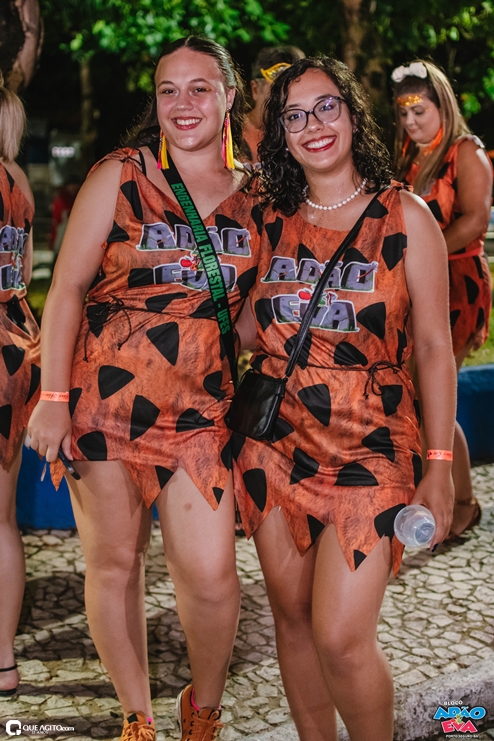 Os Flintstones invadem o Carnaval de Porto Seguro com o Bloco Adão e Eva 157