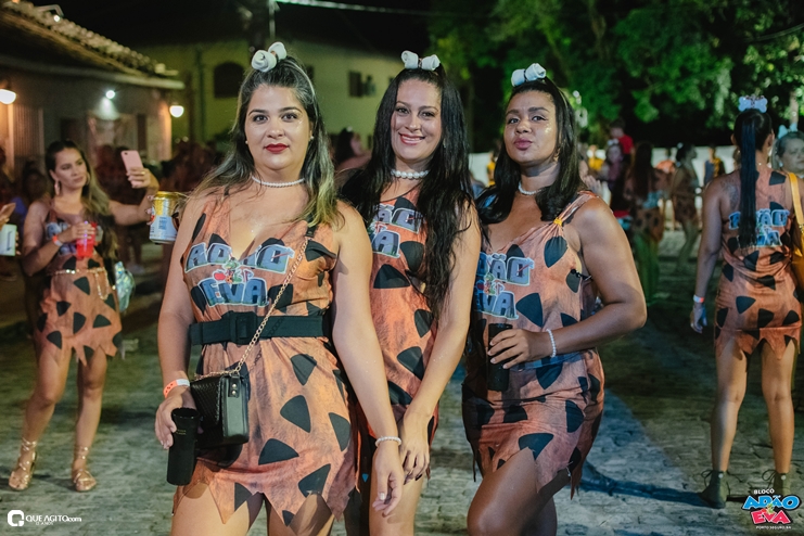 Os Flintstones invadem o Carnaval de Porto Seguro com o Bloco Adão e Eva 169
