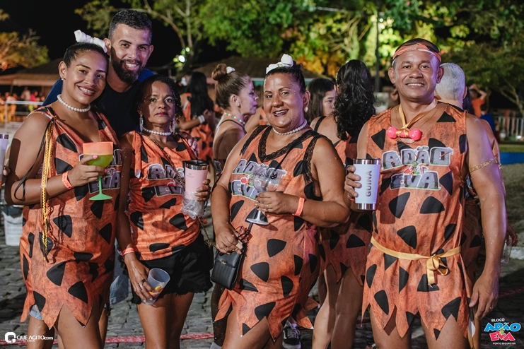 Os Flintstones invadem o Carnaval de Porto Seguro com o Bloco Adão e Eva 190
