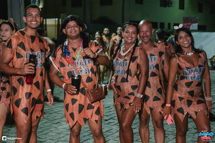 Os Flintstones invadem o Carnaval de Porto Seguro com o Bloco Adão e Eva 192