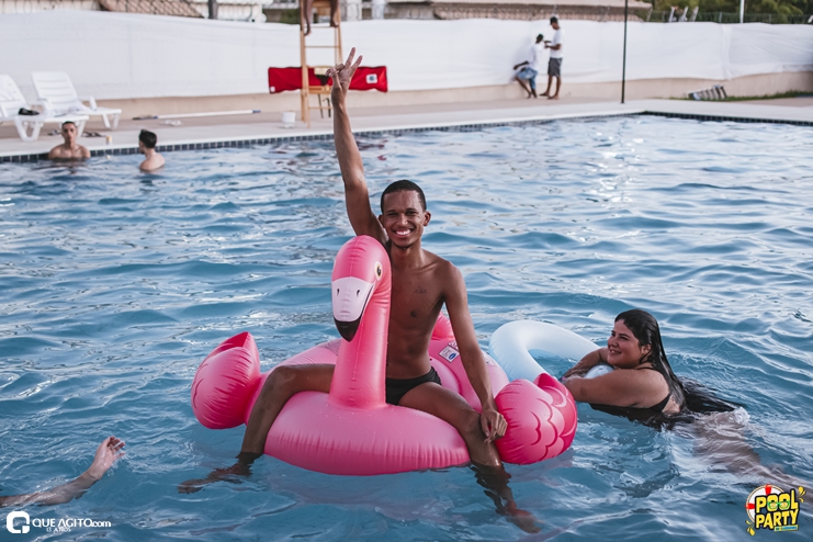 Gente bonita, sol, piscina e muito pagode na Pool Party de Carnaval da Pluga Eventos 189