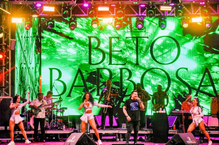 CAPITAL DA LAMBADA: BETO BARBOSA TRAZ LEMBRANÇAS QUE DÃO SAUDADE EM PORTO SEGURO 12