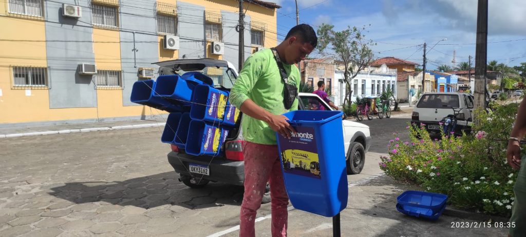 Belmonte: Prefeitura repõe lixeiras e pede conscientização da população 6