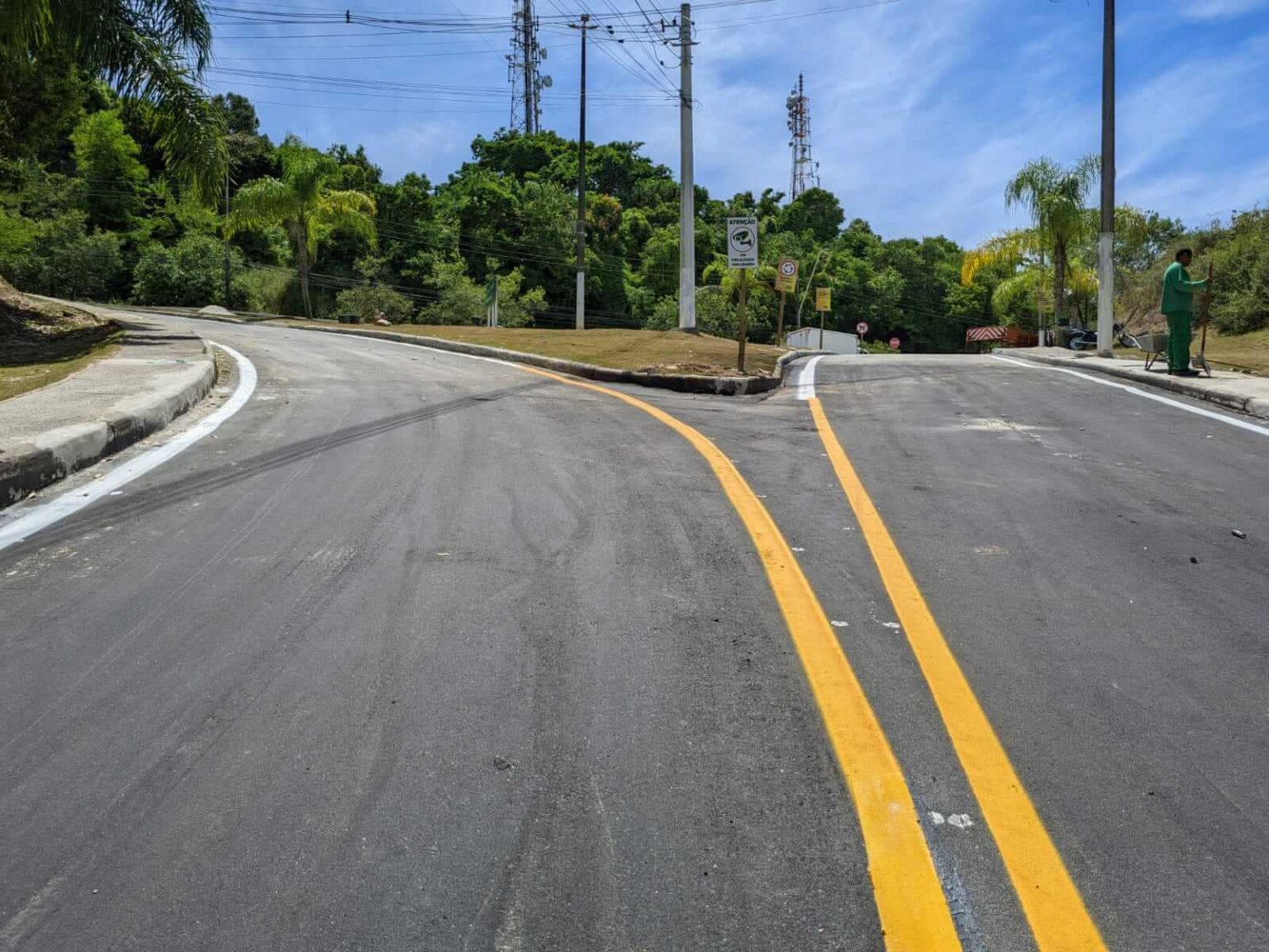 MOBILIDADE URBANA – LADEIRA DO GUAIAMUM VOLTA A SER MÃO DUPLA MOBILIDADE URBANA – LADEIRA DO GUAIAMUM VOLTA A SER MÃO DUPLA 4