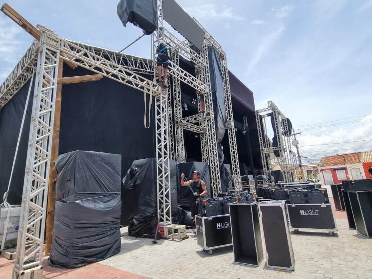CARNAVAL DE PORTO SEGURO: identidade cultural é ressaltada em estrutura e qualidade de ponta 12