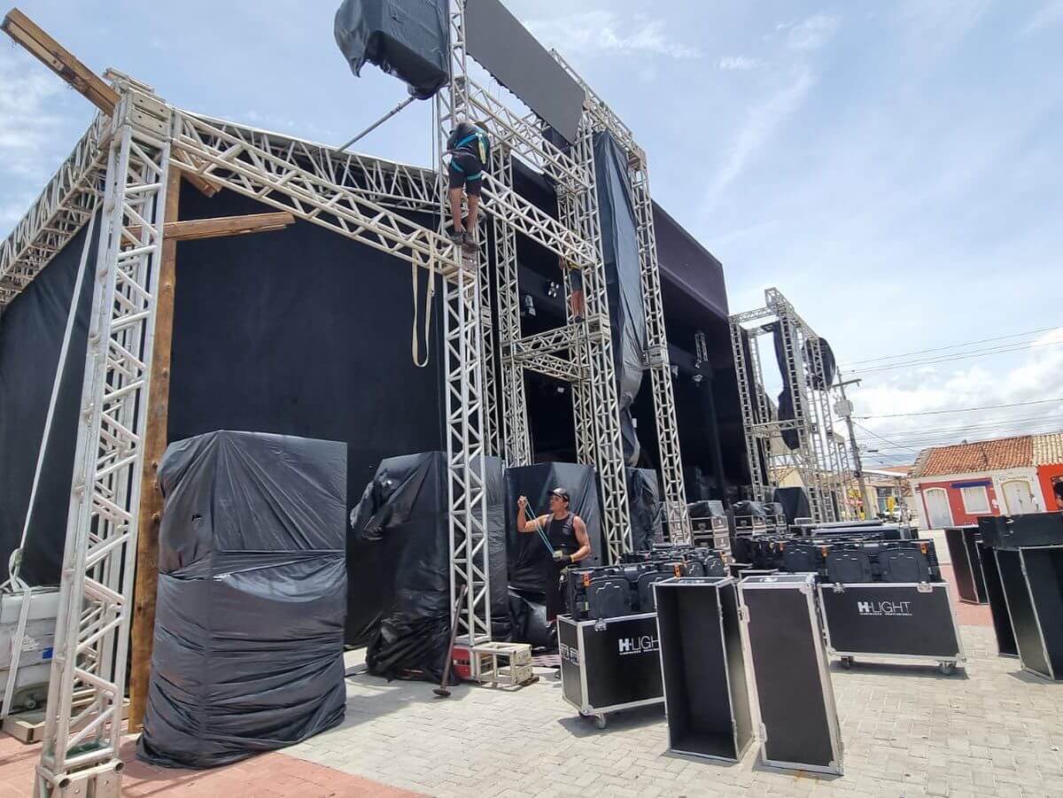 CARNAVAL DE PORTO SEGURO: identidade cultural é ressaltada em estrutura e qualidade de ponta 16