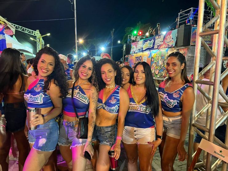 A FOLIA DE CARNAVAL JÁ INVADIU PORTO SEGURO 11