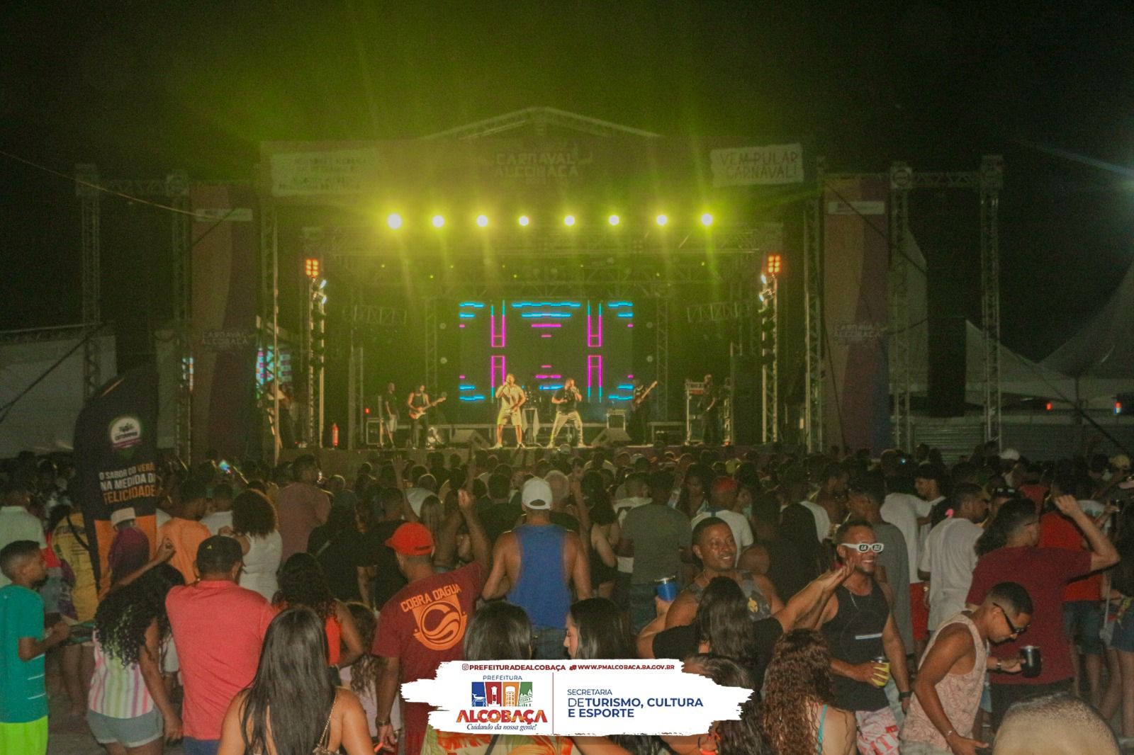 Cris Mel é destaque na primeira noite do Carnaval de Alcobaça 2023 5