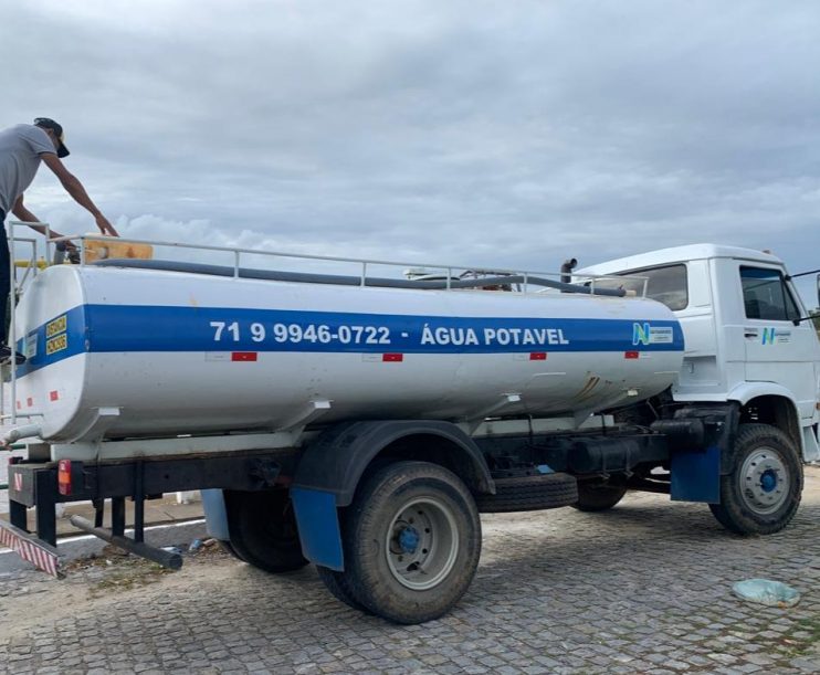 Com água potável o CarnaBelgas mantêm o banho de água com carro-pipa durante o arrastão 4