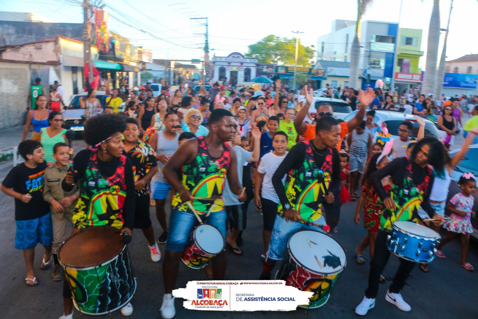 A alegria toma conta da 2ª noite do Carnaval de Alcobaça 2023 e movimenta a economia local 34