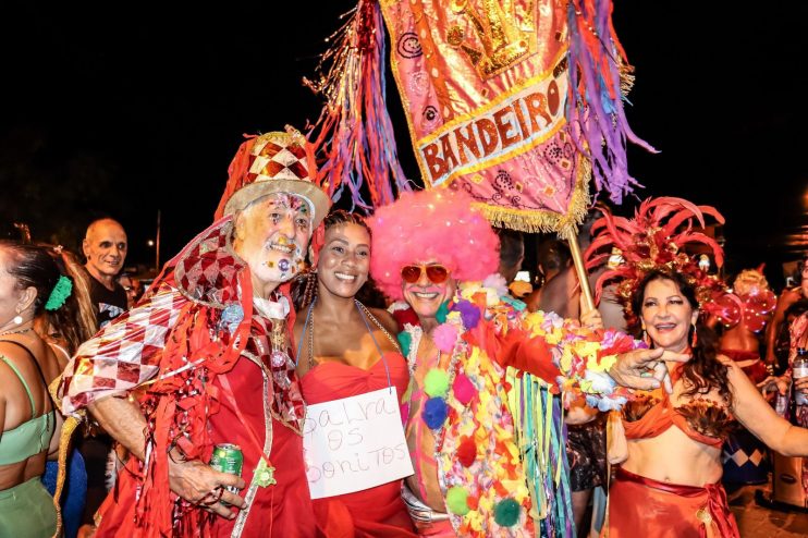 Domingo de Carnaval teve bloquinho para crianças e festa pelos quatro cantos da cidade 36