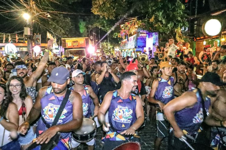 Domingo de Carnaval teve bloquinho para crianças e festa pelos quatro cantos da cidade 32