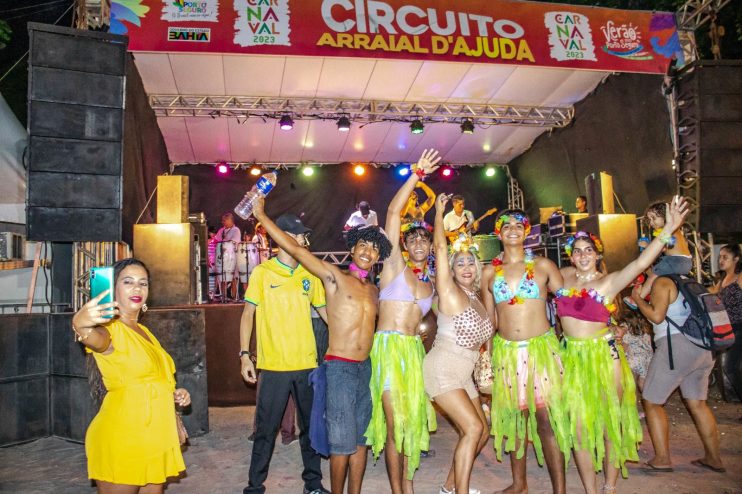 Domingo de Carnaval teve bloquinho para crianças e festa pelos quatro cantos da cidade 30