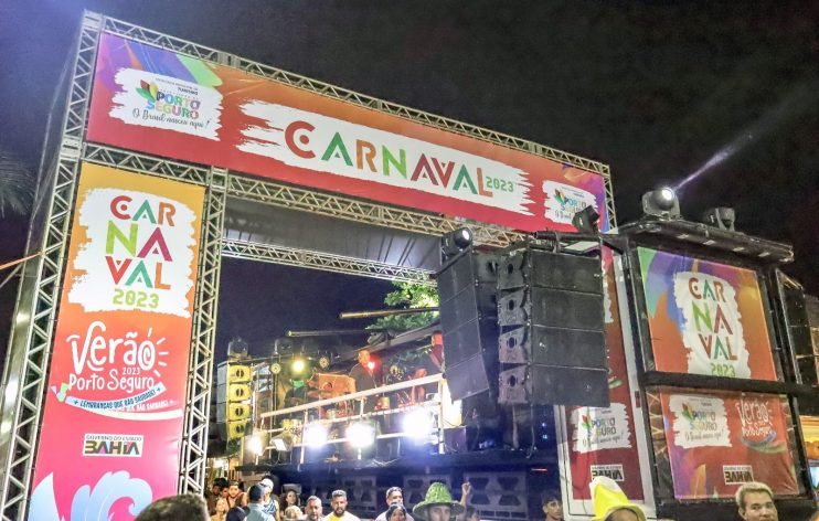 Domingo de Carnaval teve bloquinho para crianças e festa pelos quatro cantos da cidade 29
