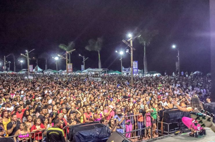 Domingo de Carnaval teve bloquinho para crianças e festa pelos quatro cantos da cidade 25