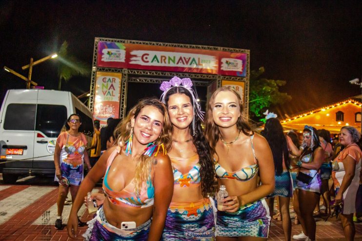 Domingo de Carnaval teve bloquinho para crianças e festa pelos quatro cantos da cidade 22