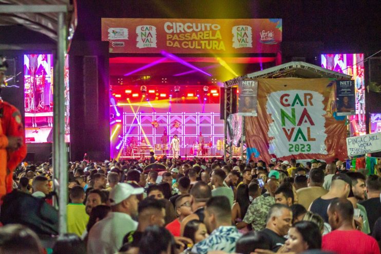 Domingo de Carnaval teve bloquinho para crianças e festa pelos quatro cantos da cidade 20