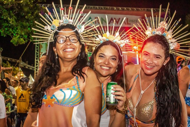 Domingo de Carnaval teve bloquinho para crianças e festa pelos quatro cantos da cidade 21