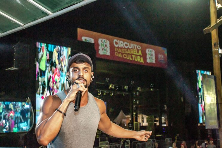 Domingo de Carnaval teve bloquinho para crianças e festa pelos quatro cantos da cidade 18