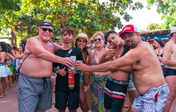 FOLIA EM CARAÍVA: A MAIS ENCANTADORA E SUSTENTÁVEL DO MUNDO 21