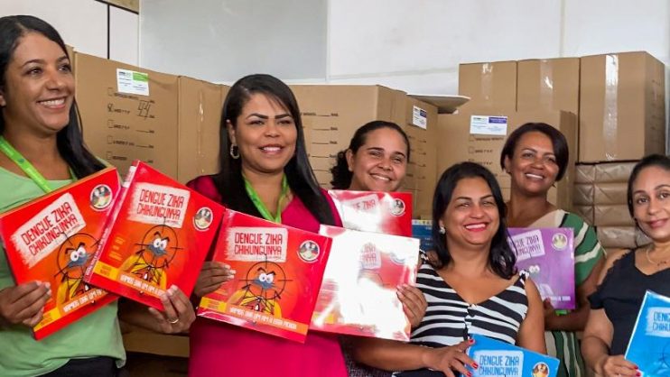 Prefeitura de Eunápolis inicia distribuição de cerca de 20 mil livros didáticos para rede municipal de ensino 4