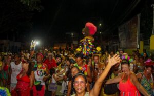 Timbaleiros e Manga Rosa botam Cabrália pra tremer no segundo dia de Carnaval 6