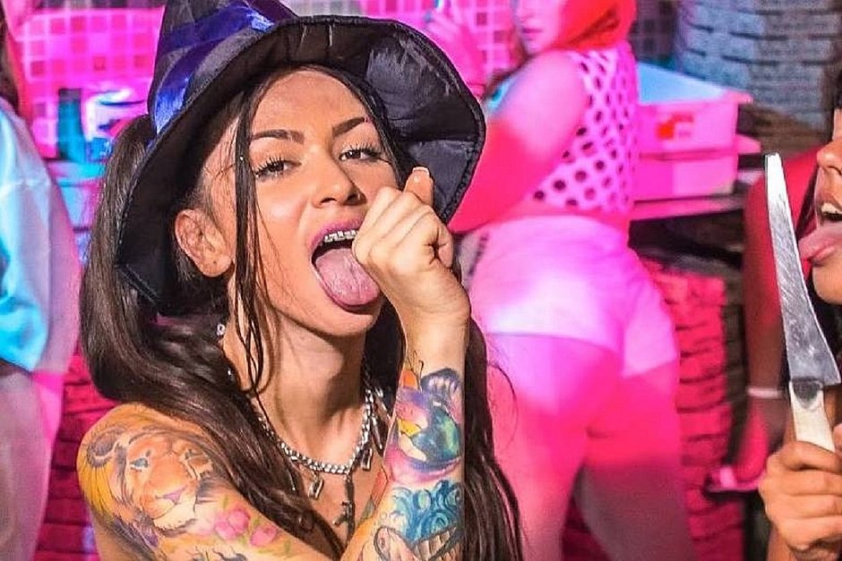 'Não faço show, faço espetáculo', diz MC Pipokinha sobre performances sexuais no palco 2