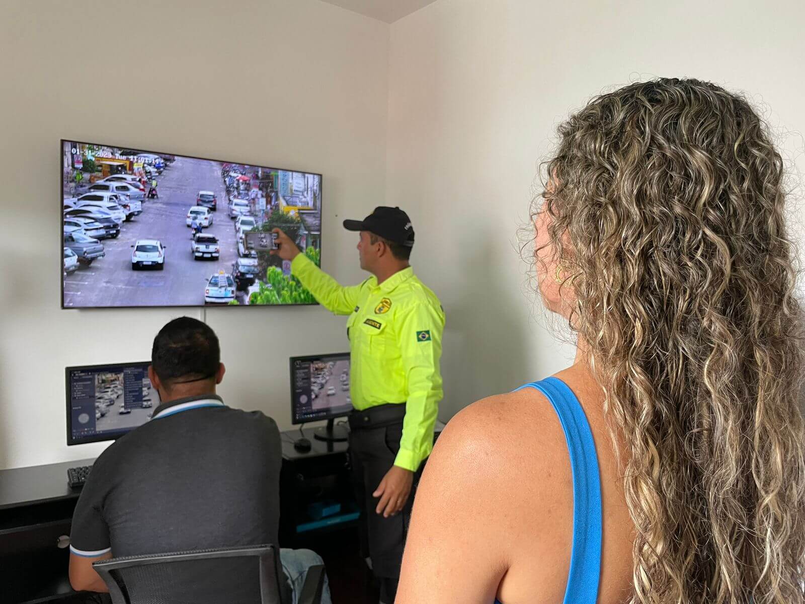 Prefeitura instala câmeras de videomonitoramento em vias públicas e reforça segurança em Eunápolis 6