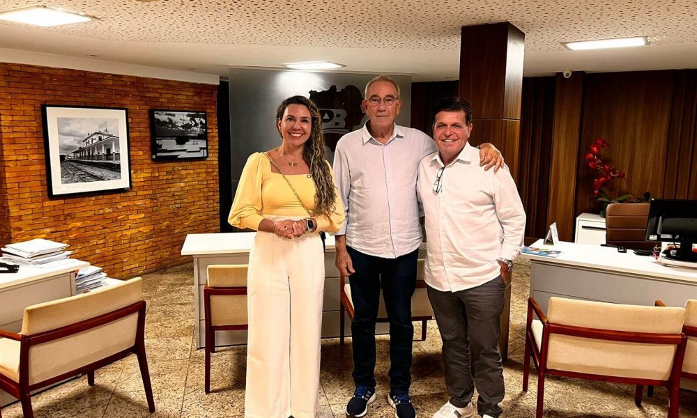 Cordélia Torres e Paulo Dapé são recepcionados por presidente da FECBAHIA para tratar sobre melhorias para Eunápolis