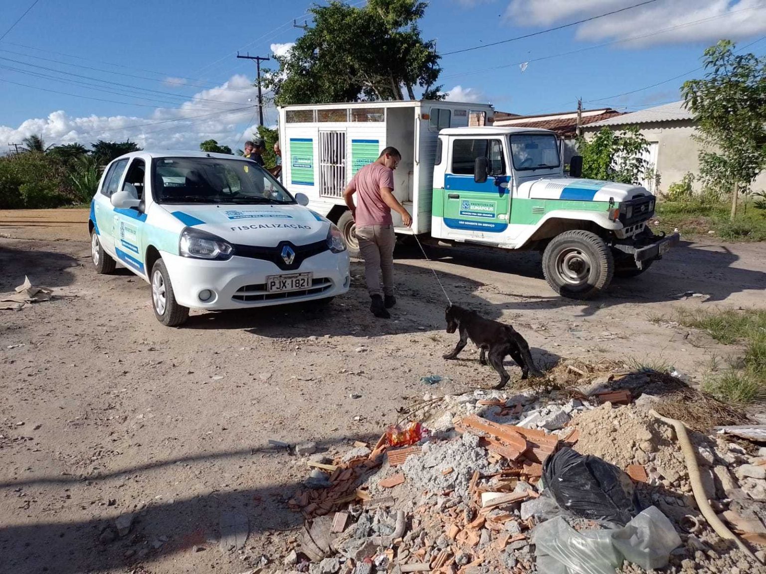 Ação entre Vigilância Sanitária, CCZ e CIPA resgatou animais que viviam em péssimas condições sanitárias 5