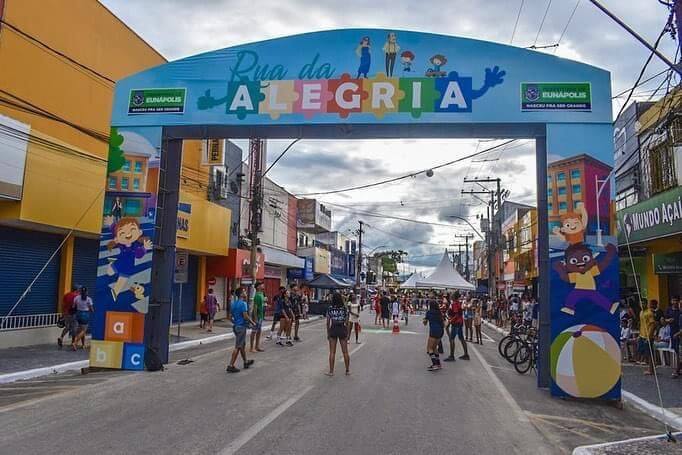 Eunápolis: 2ª edição do projeto “Rua da Alegria” é sucesso de público na Avenida Porto Seguro 30