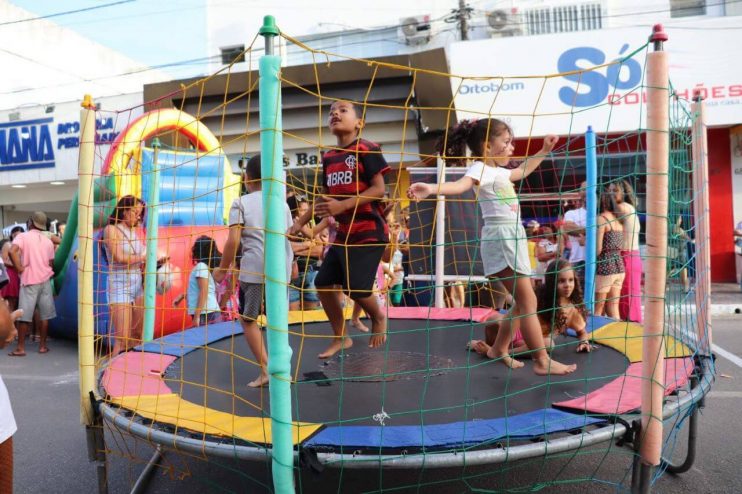 Eunápolis: 2ª edição do projeto “Rua da Alegria” é sucesso de público na Avenida Porto Seguro 11
