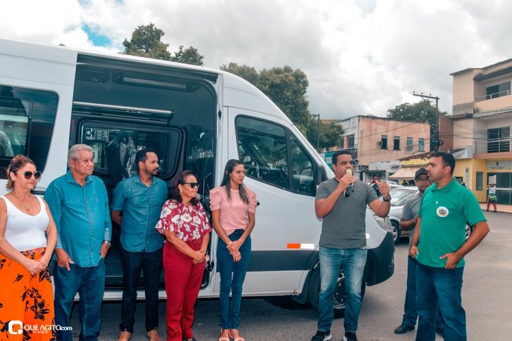 Governo de Itagimirim entrega três novos veículos e reforça a frota das secretarias municipais 90