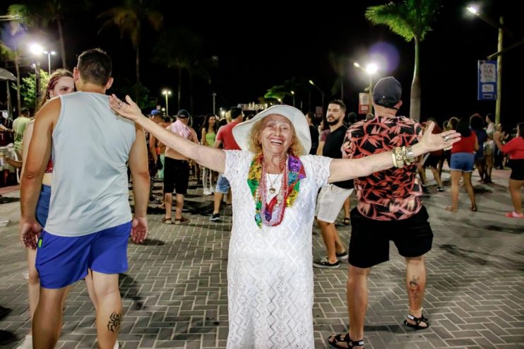 SAIDEIRA NA PASSARELA DA CULTURA FECHA CARNAVAL DE PORTO SEGURO COM CHAVE DE OURO 15