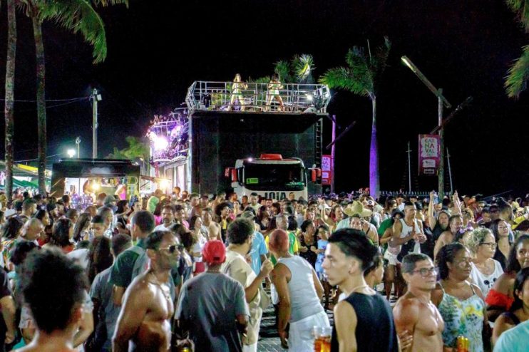 SAIDEIRA NA PASSARELA DA CULTURA FECHA CARNAVAL DE PORTO SEGURO COM CHAVE DE OURO 14