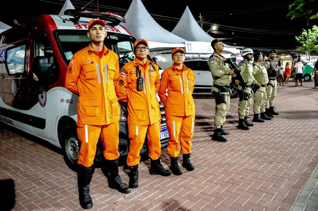SAIDEIRA NA PASSARELA DA CULTURA FECHA CARNAVAL DE PORTO SEGURO COM CHAVE DE OURO 40